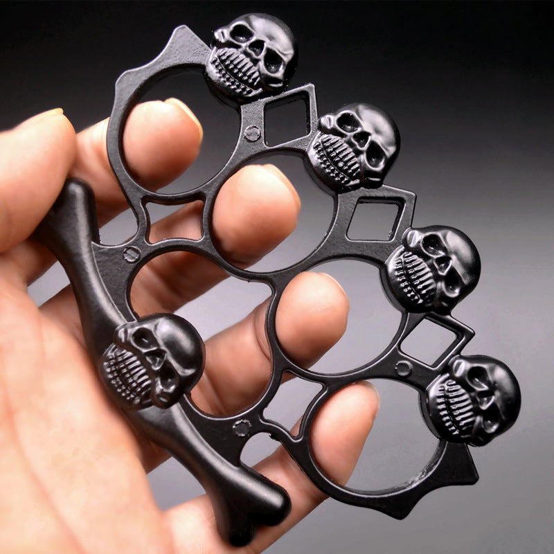 Five Skulls Shape Style Outdoor Pocket EDC Knuckle Dutsers