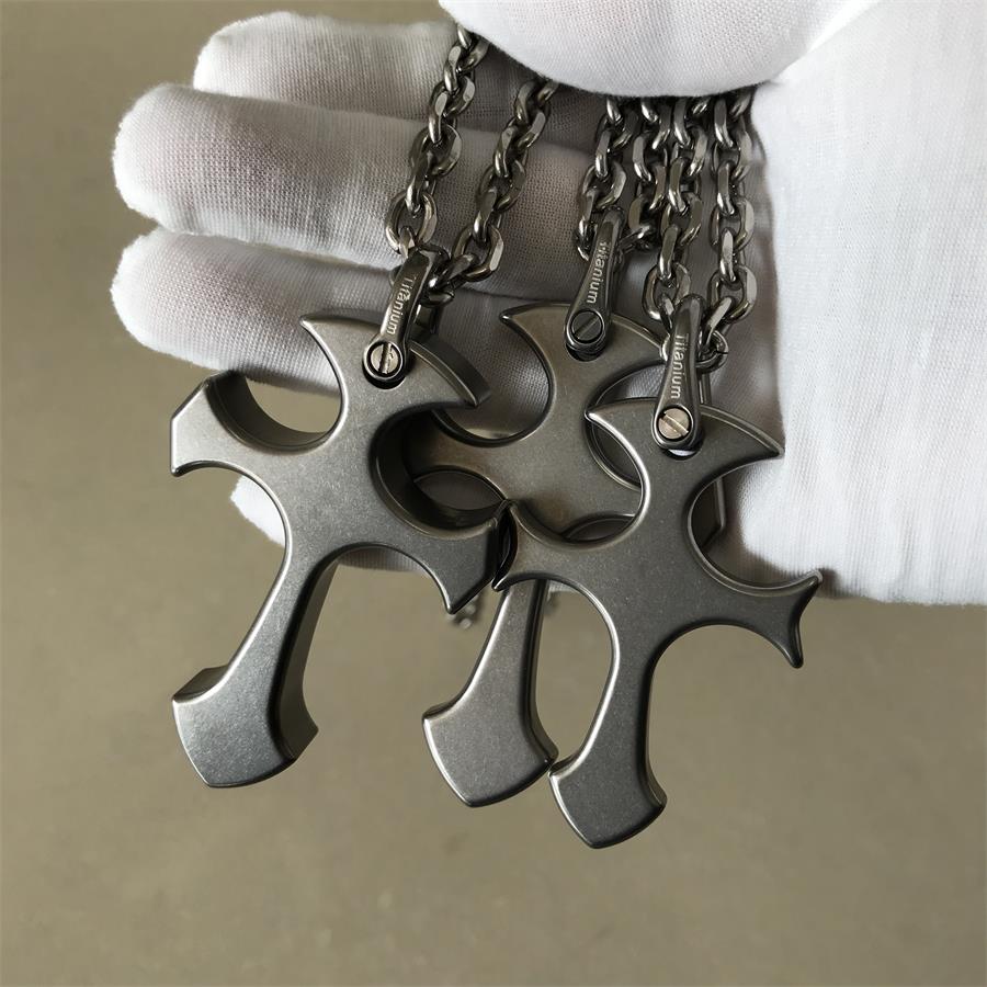 Outdoor Titanium Cross Pendant Knuckle Dusters