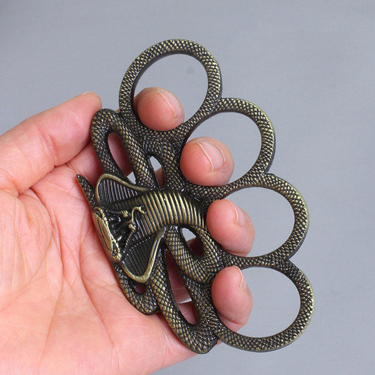 Snake-Inspired Knuckle Duster Outdoors EDC Tool