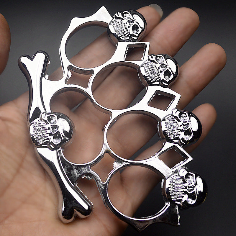 Five Skulls Shape Style Outdoor Pocket  EDC Knuckle Dutsers