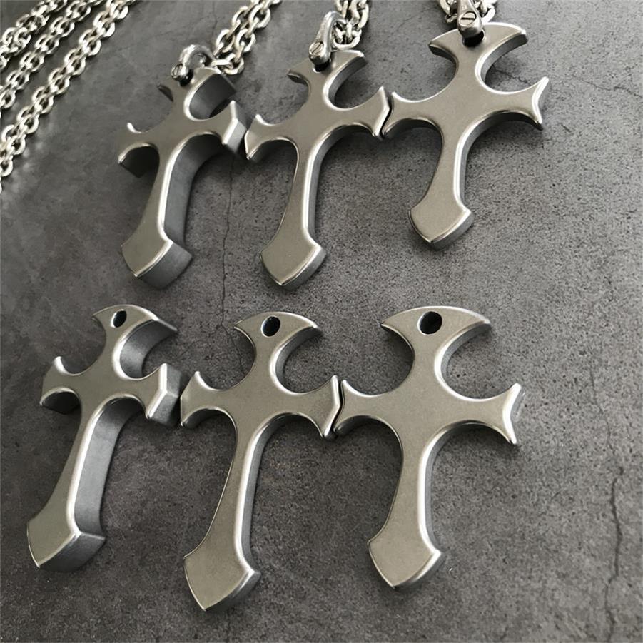 Outdoor Titanium Cross Pendant Knuckle Dusters