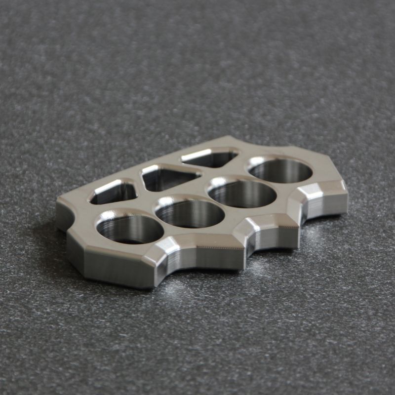304 Steel Grass Exquisite Shape Large Hole Knuckle Dusters
