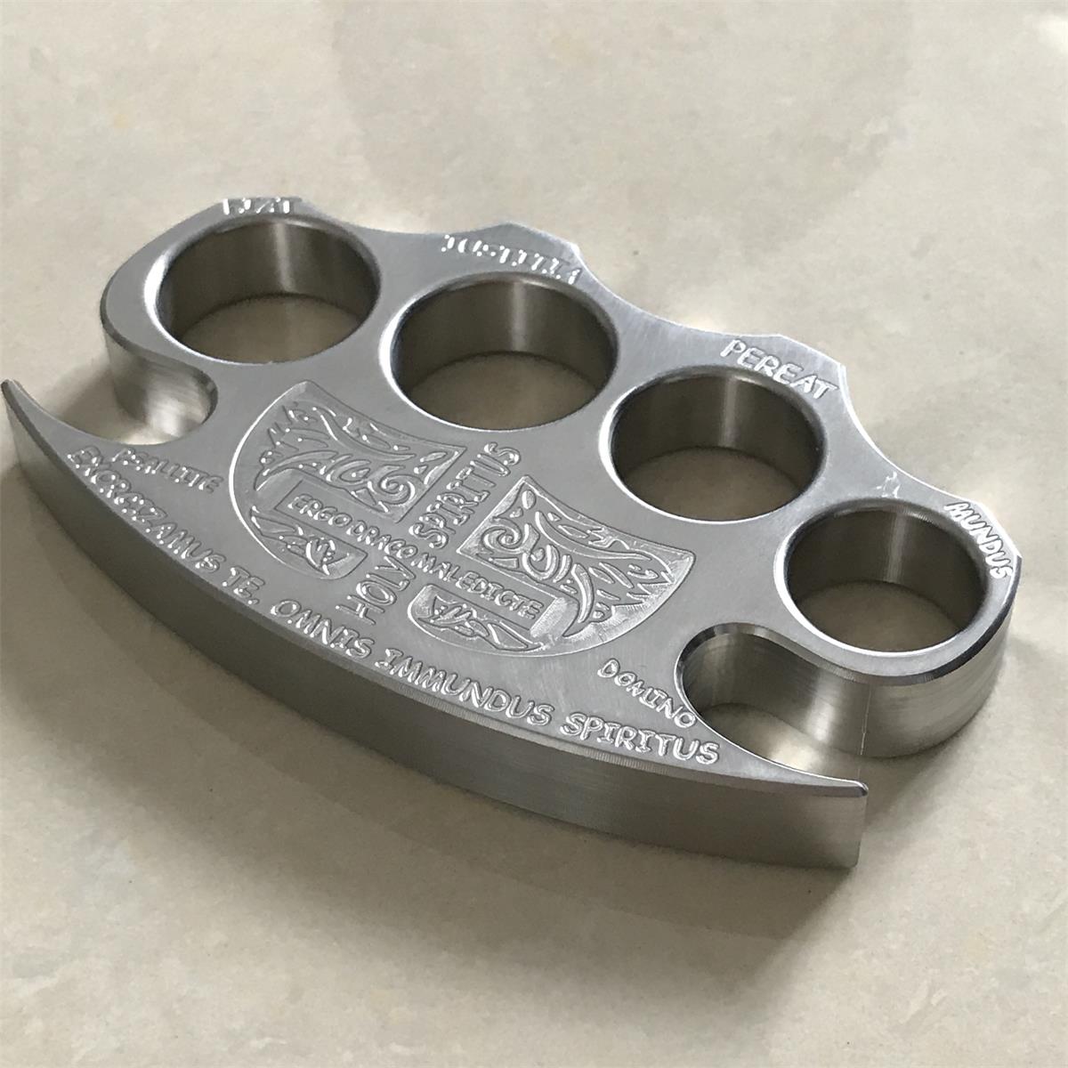 Steel Knuckle Dusters Bottle Opener Four-hole Classic Tool