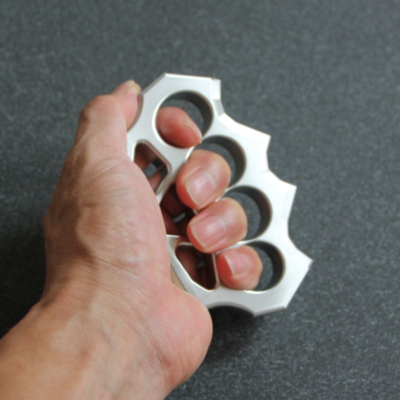 304 Steel Grass Exquisite Shape Large Hole Knuckle Dusters