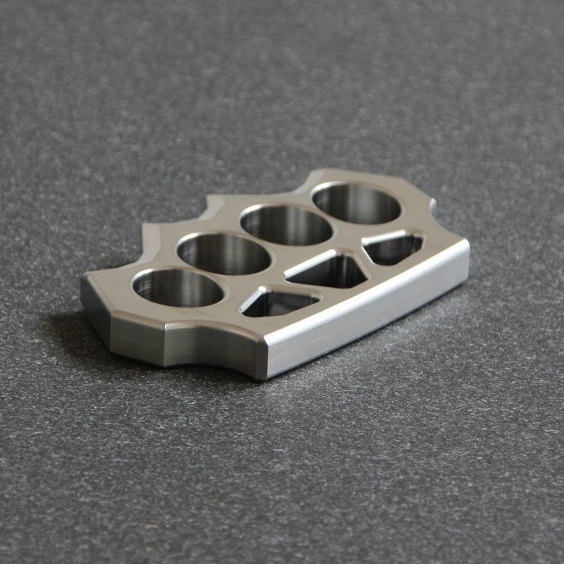 304 Steel Grass Exquisite Shape Large Hole Knuckle Dusters