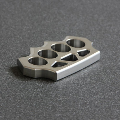 304 Steel Grass Exquisite Shape Large Hole Knuckle Dusters