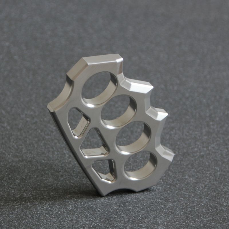 304 Steel Grass Exquisite Shape Large Hole Knuckle Dusters