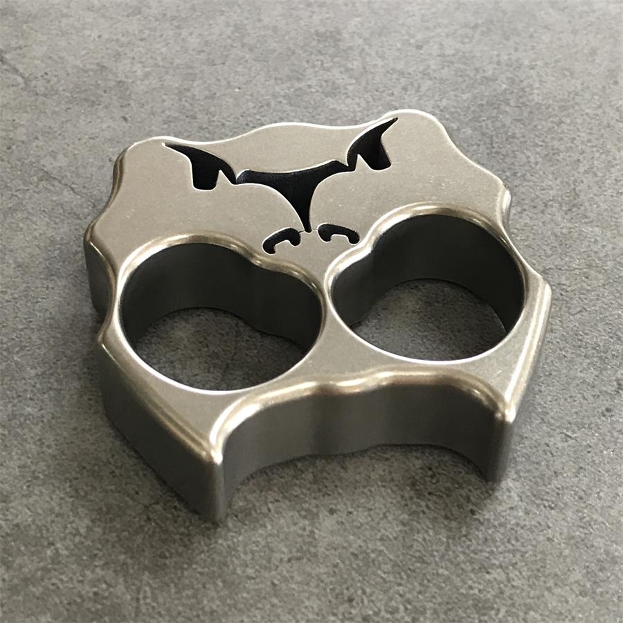Dog Head Titanium Knuckle Dusters Two-hole Outdoor EDC Keychain Easy Carry