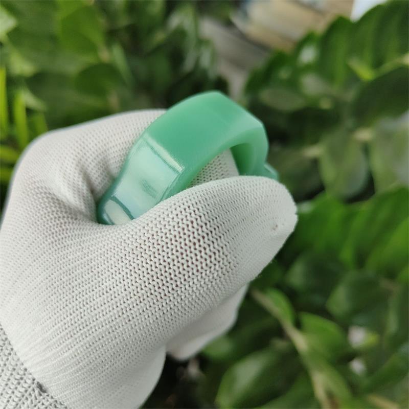 G10 Green