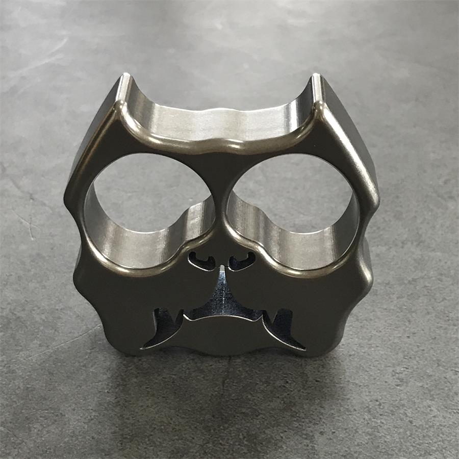 Dog Head Titanium Knuckle Dusters Two-hole Outdoor EDC Keychain Easy Carry