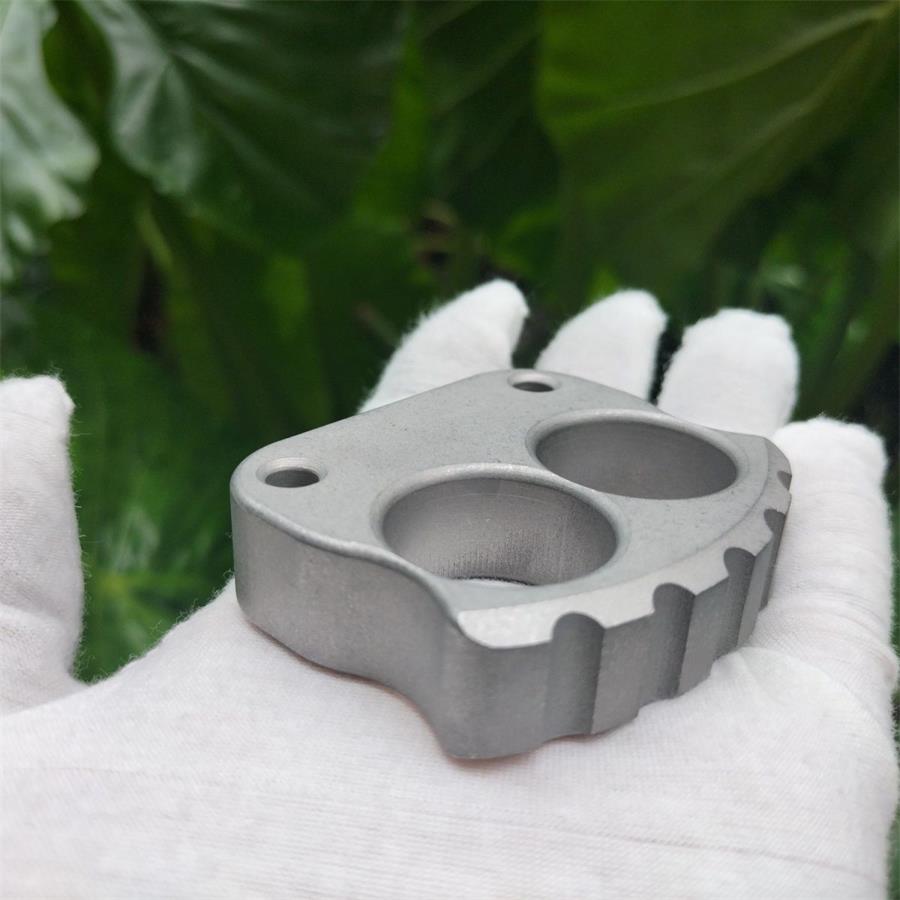 Thick Steel Skull Knuckle Dusters Portable EDC Keychain Backpack Outdoor Tool