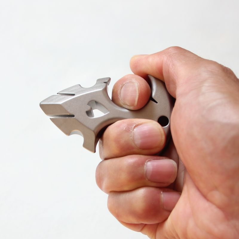 Mini Titanium Backpack Knuckle Dusters Outdoor Easy Carry EDC Tool