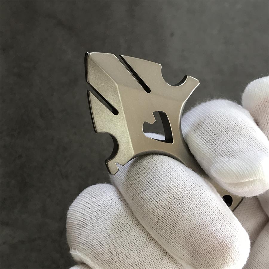TC21 Titanium Decoration Outdoor Portable Knuckle Dusters