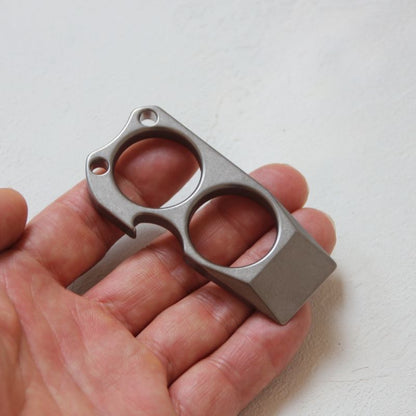 Mini Crowbar Titanium Knuckle Dusters Bottle Opening EDC Keychain